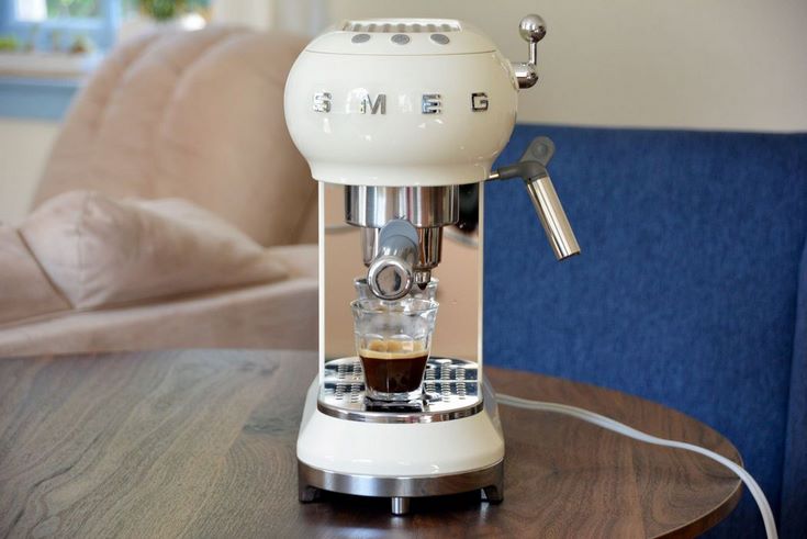 Pourquoi choisir une machine à café Smeg ?
